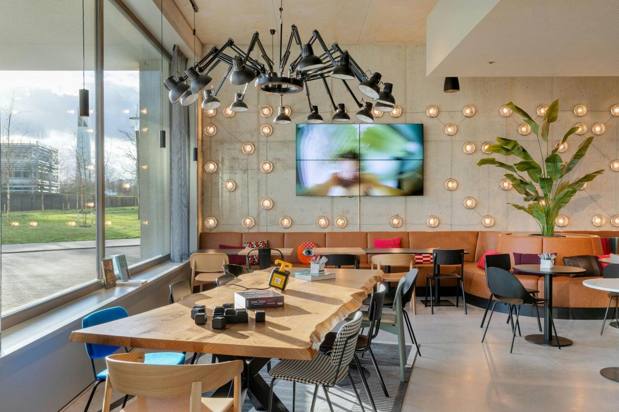 Moxy Antwerp Hotel Exterior photo