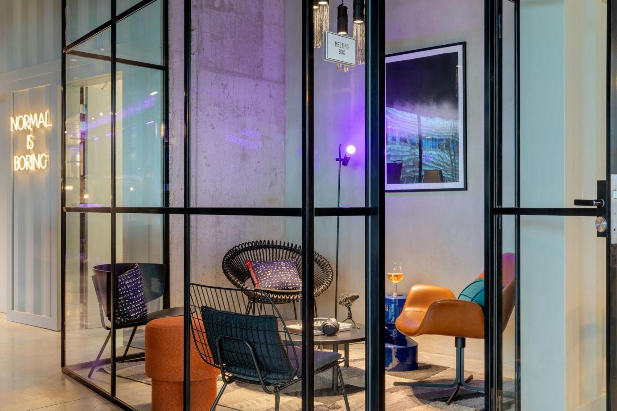 Moxy Antwerp Hotel Exterior photo