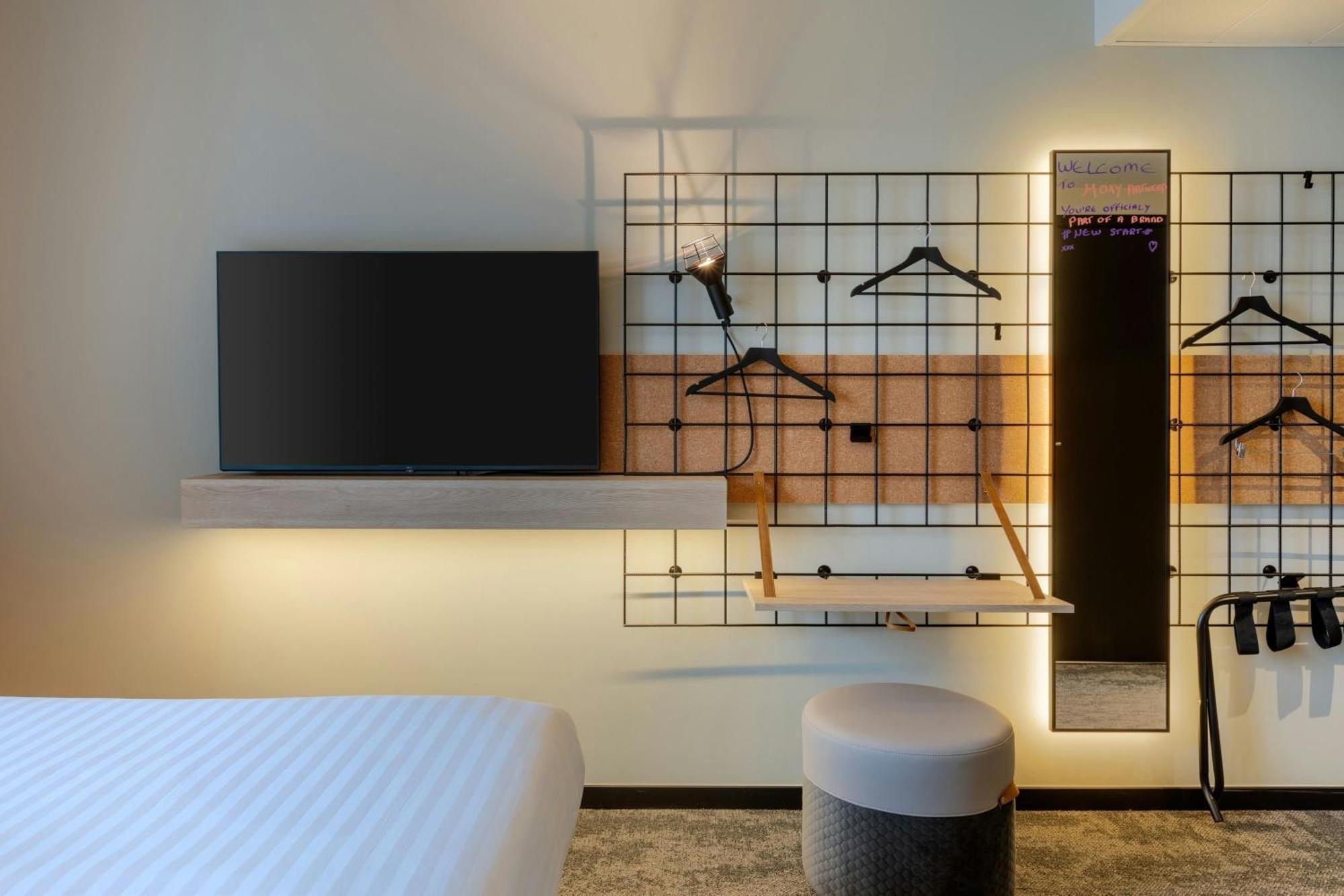 Moxy Antwerp Hotel Exterior photo